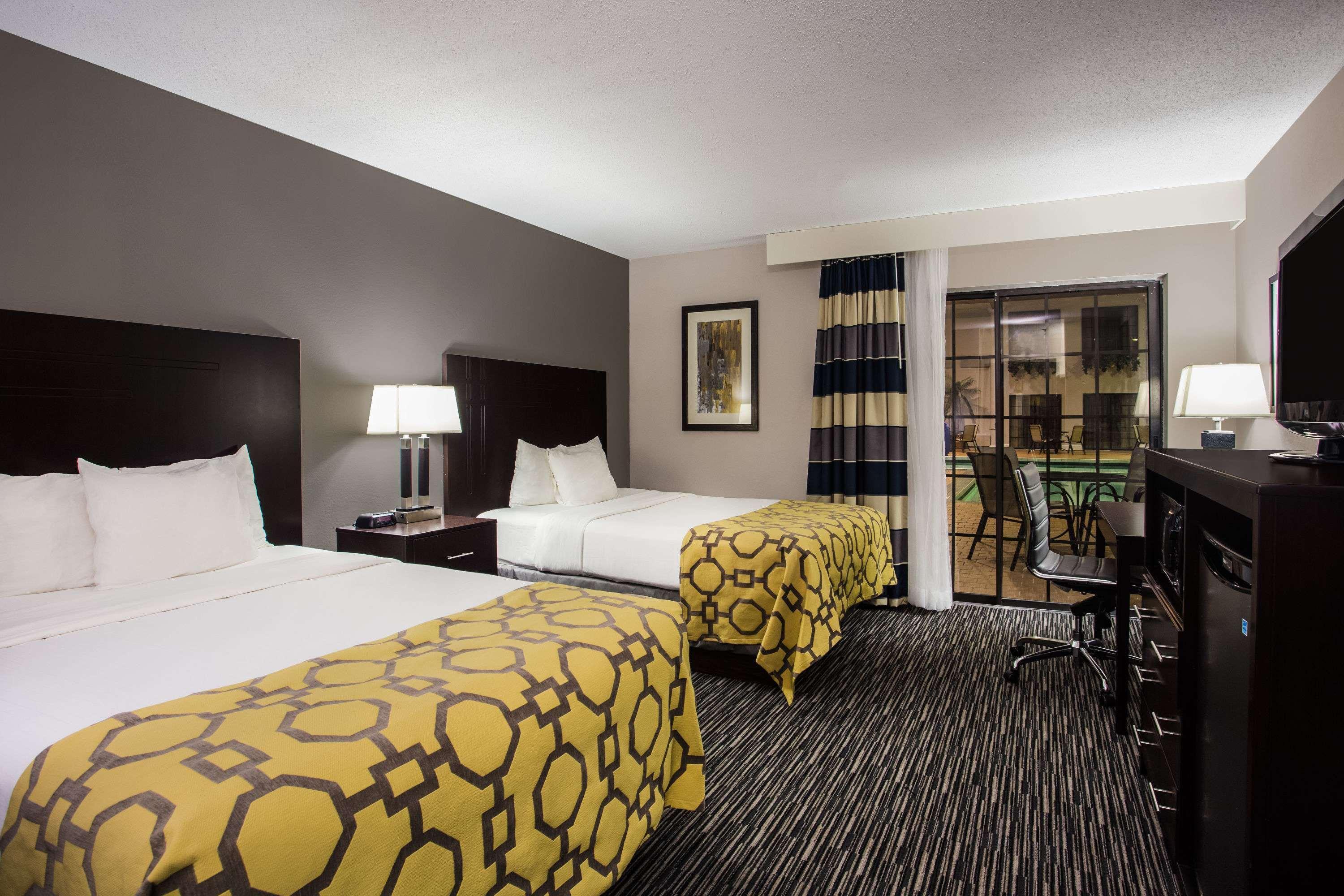 Baymont By Wyndham Madison West/Middleton Wi West Hotel Exterior photo