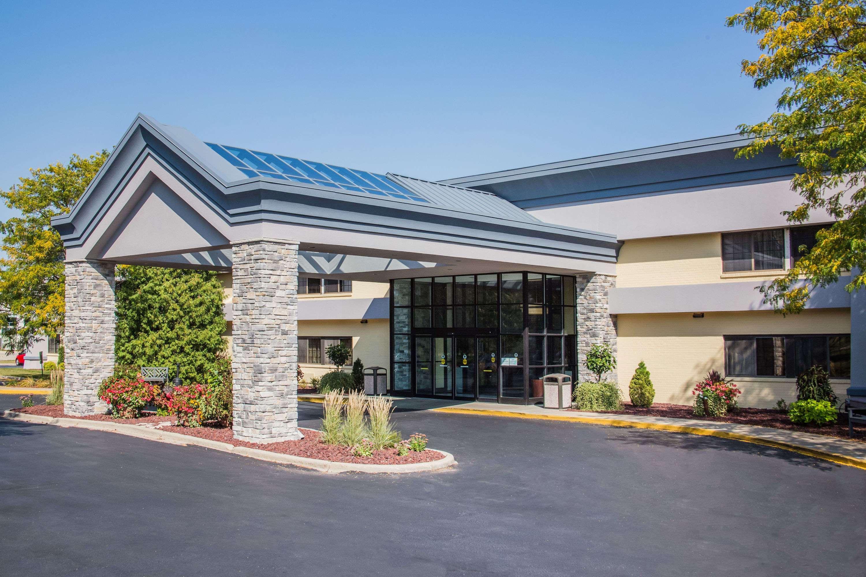 Baymont By Wyndham Madison West/Middleton Wi West Hotel Exterior photo