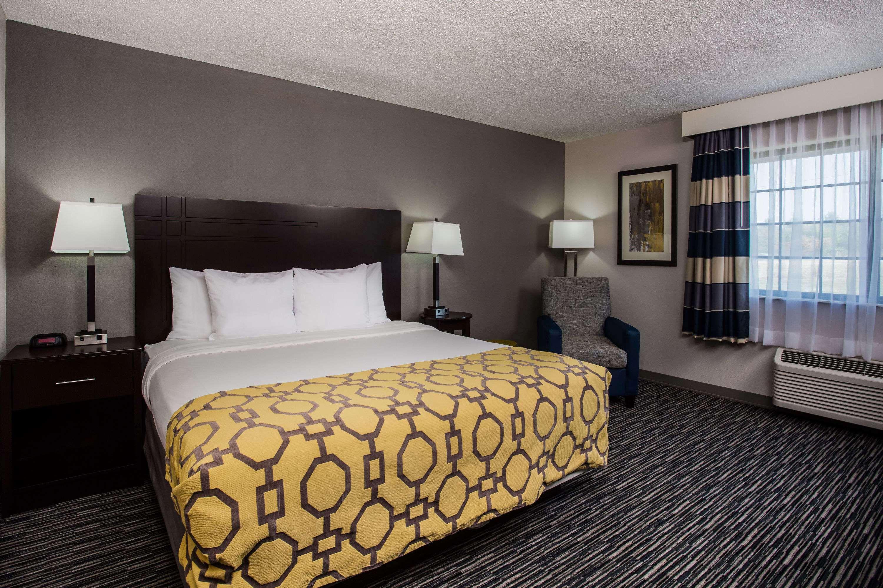 Baymont By Wyndham Madison West/Middleton Wi West Hotel Exterior photo